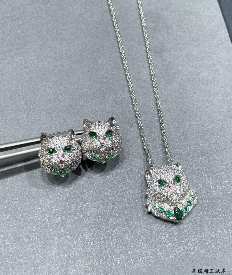 Boucheron Necklaces Chic 212375