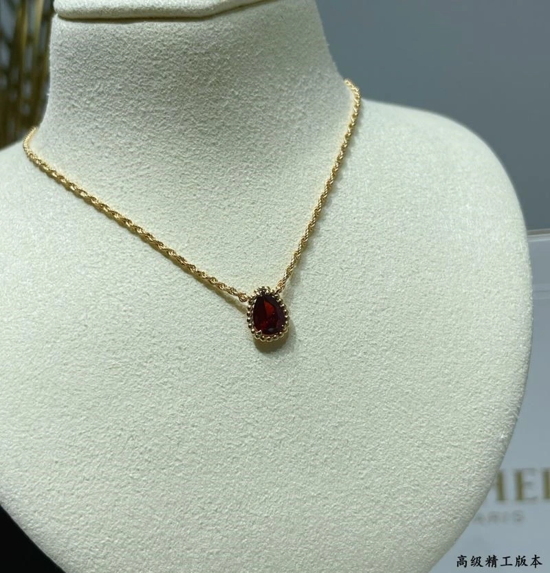 Boucheron Necklaces Compact 210082