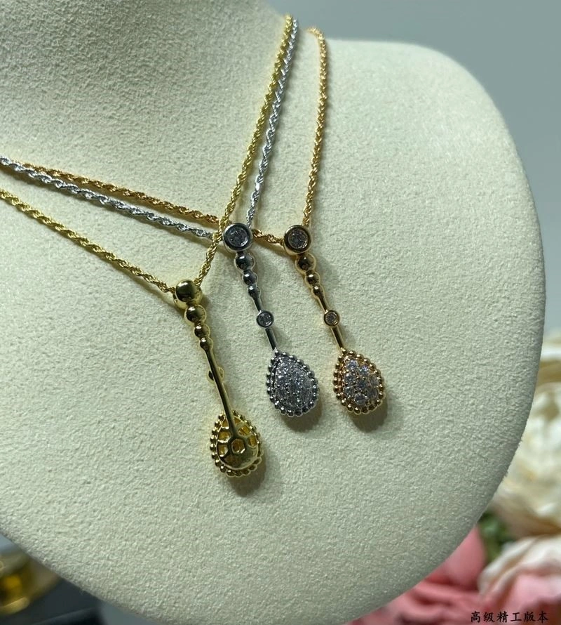 Supportive Boucheron Necklaces 210100