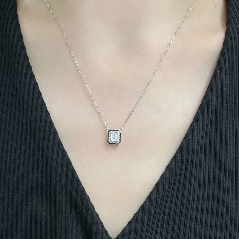 Boucheron Necklaces Sleek 210103