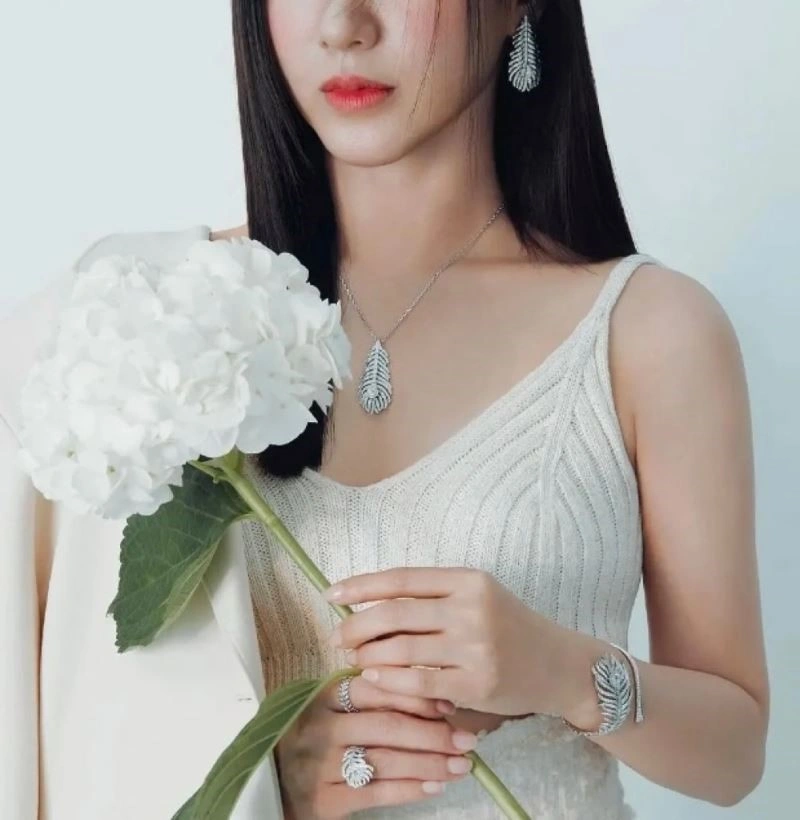 Boucheron Necklaces Effortless 210081