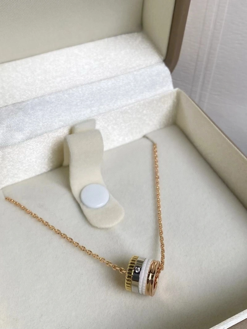 Boucheron Necklaces Chic 208857