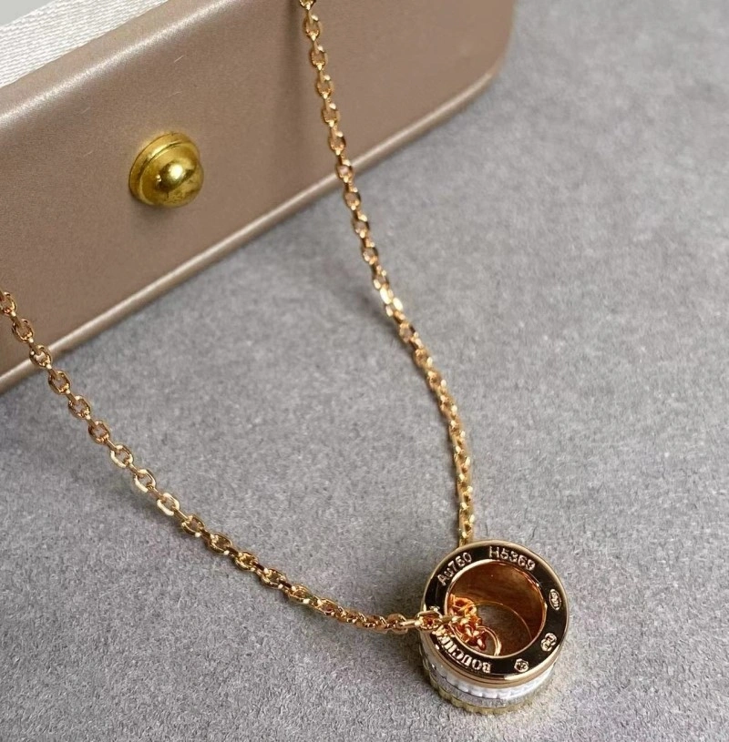 Boucheron Necklaces Chic 208857