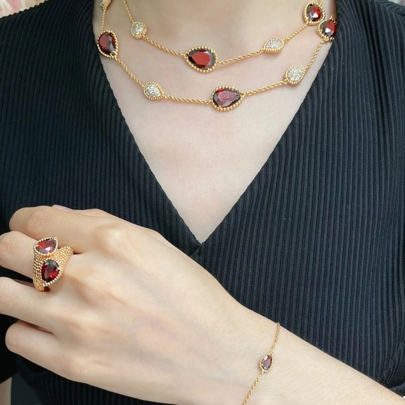Snug Boucheron Necklaces 208160