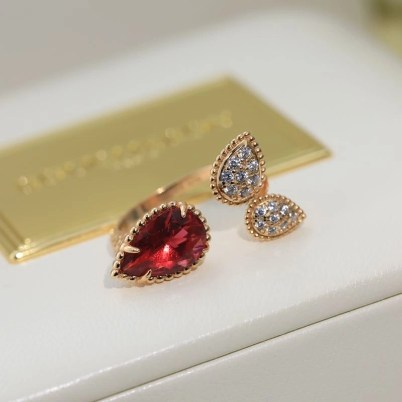 Sporty Boucheron Rings 214372