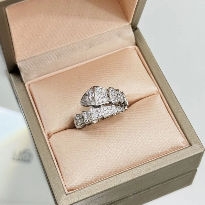 Sleek Boucheron Rings 213126