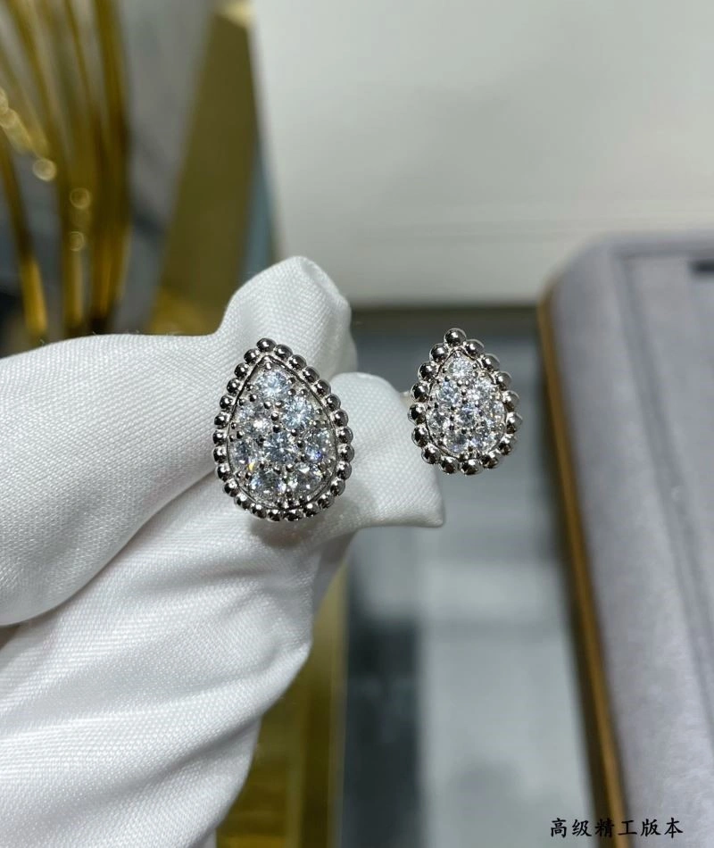 Sporty Boucheron Rings 210067