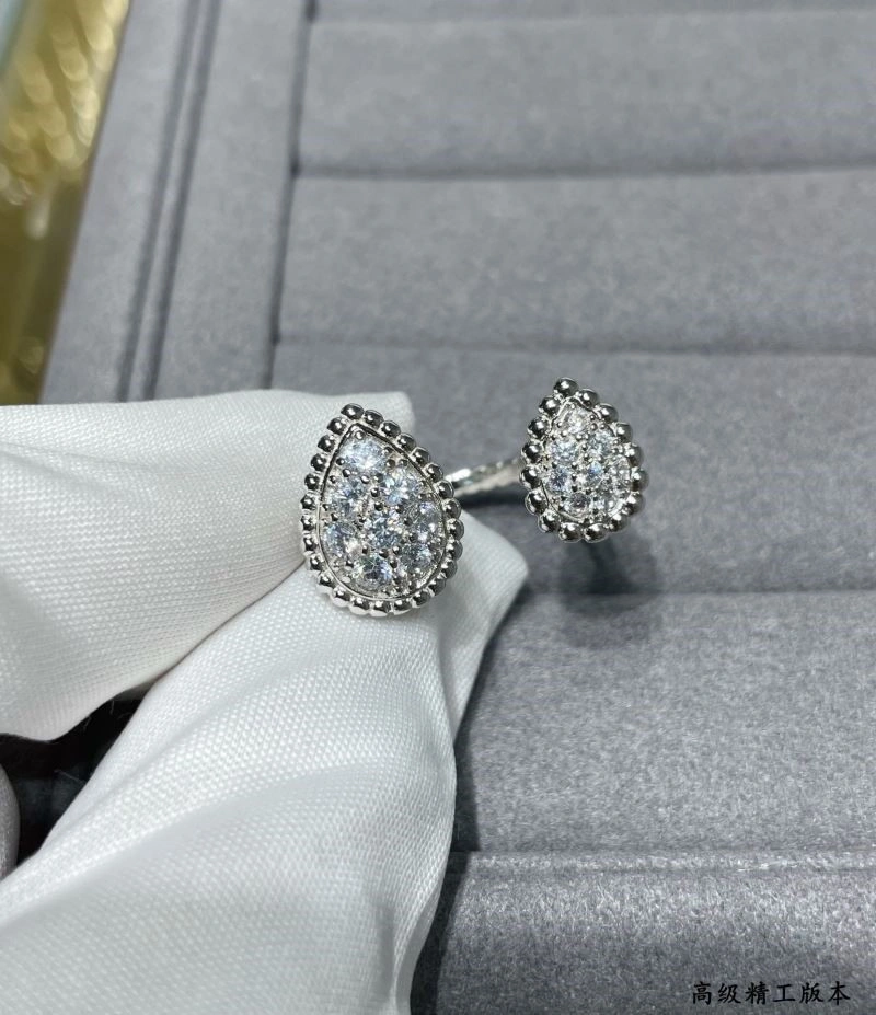 Sporty Boucheron Rings 210067