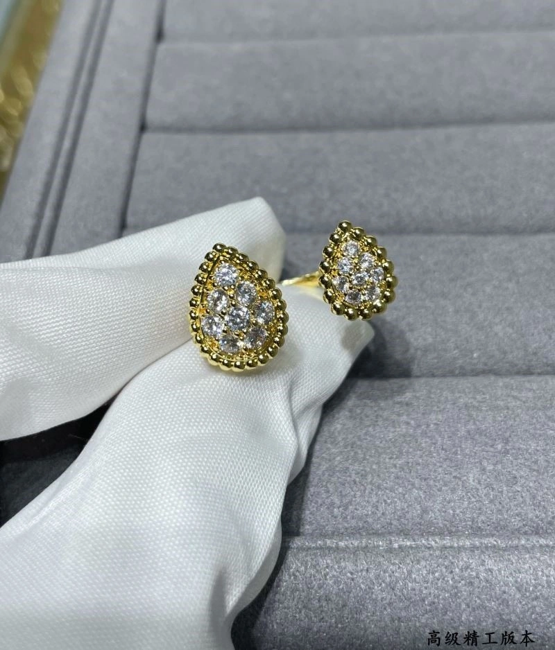 Sporty Boucheron Rings 210067