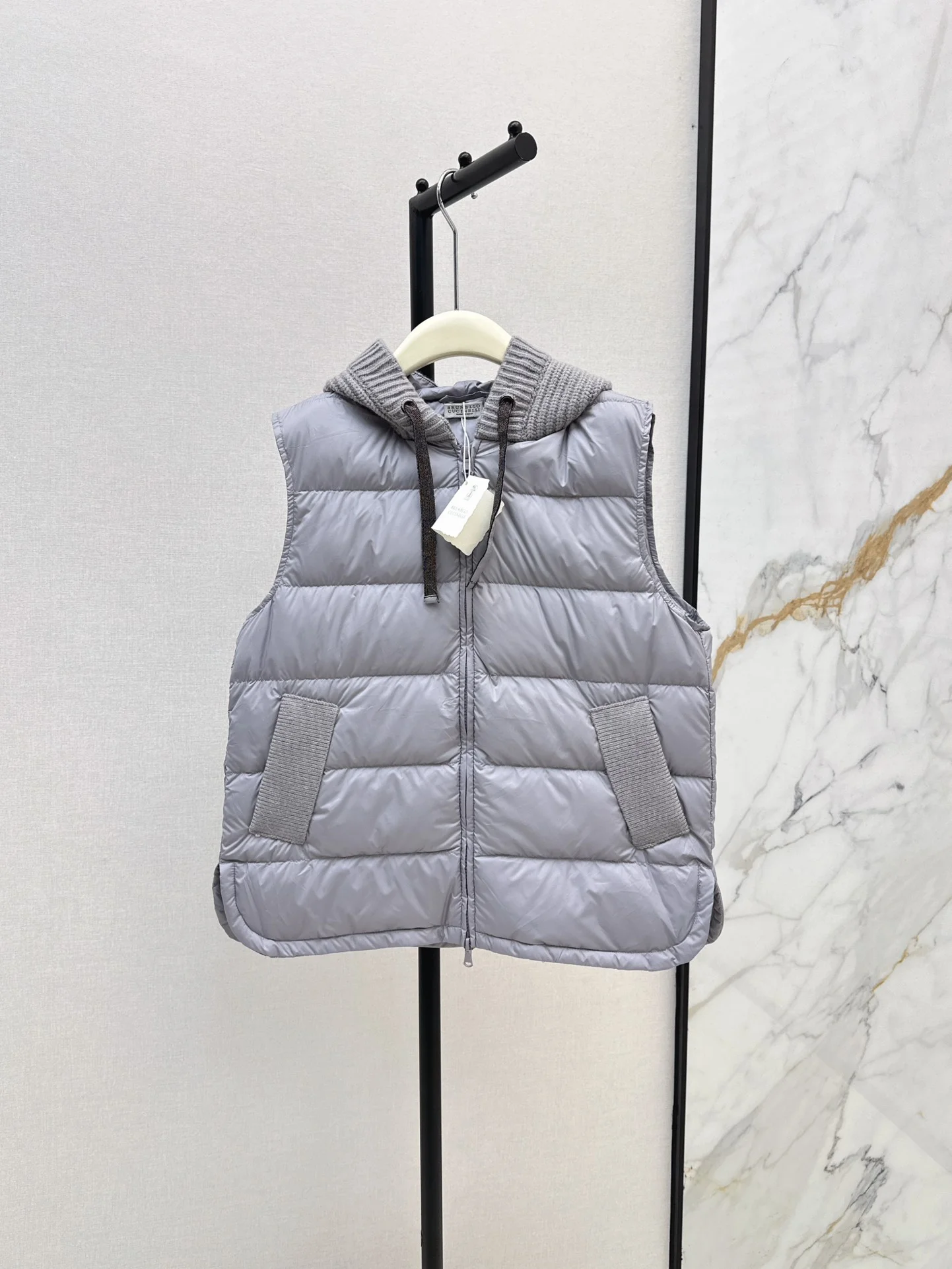 Brunello Cucinelli Down Jackets Versatile 165472