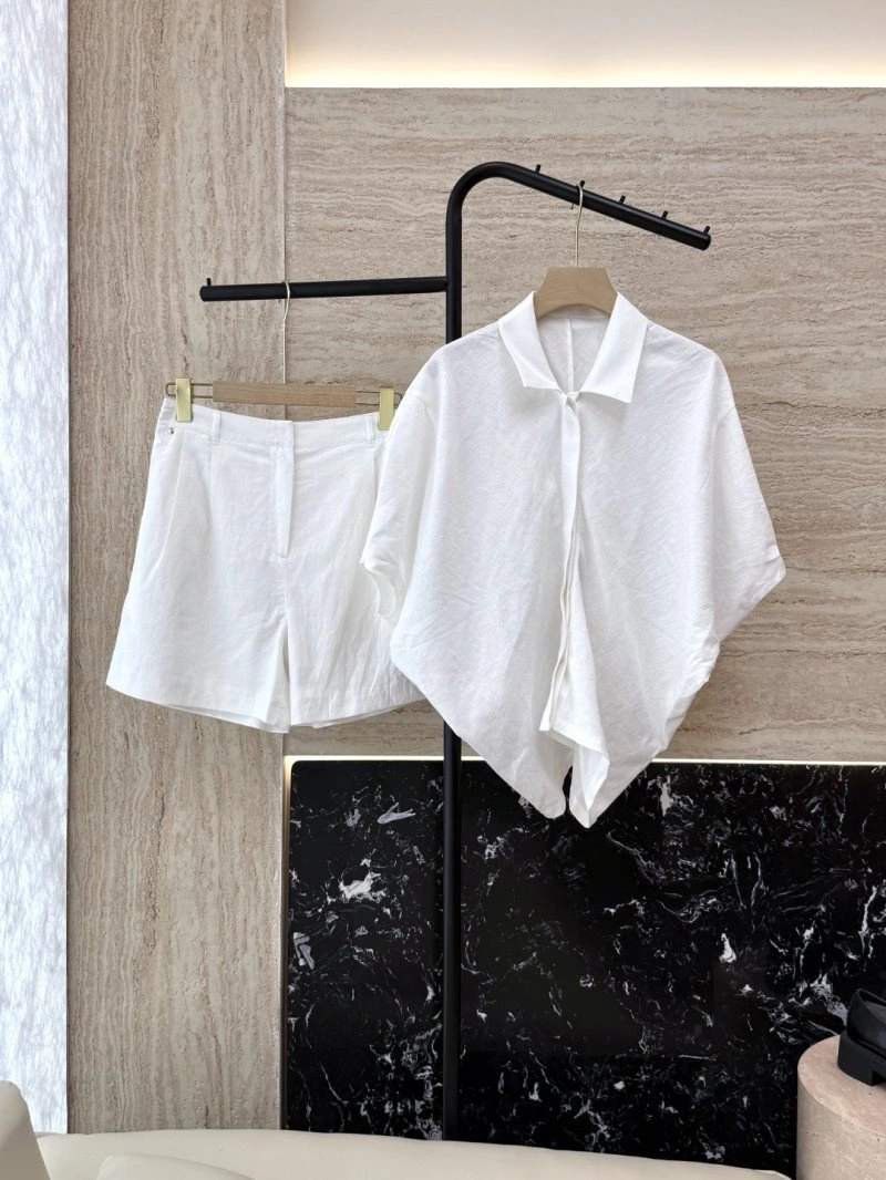 ComfortFit Brunello Cucinelli Short Suits 154998