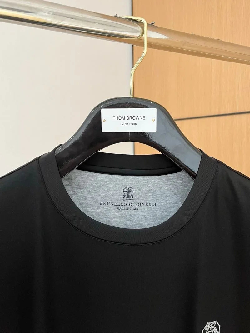 Brunello Cucinelli T-Shirts EasyCare 163050