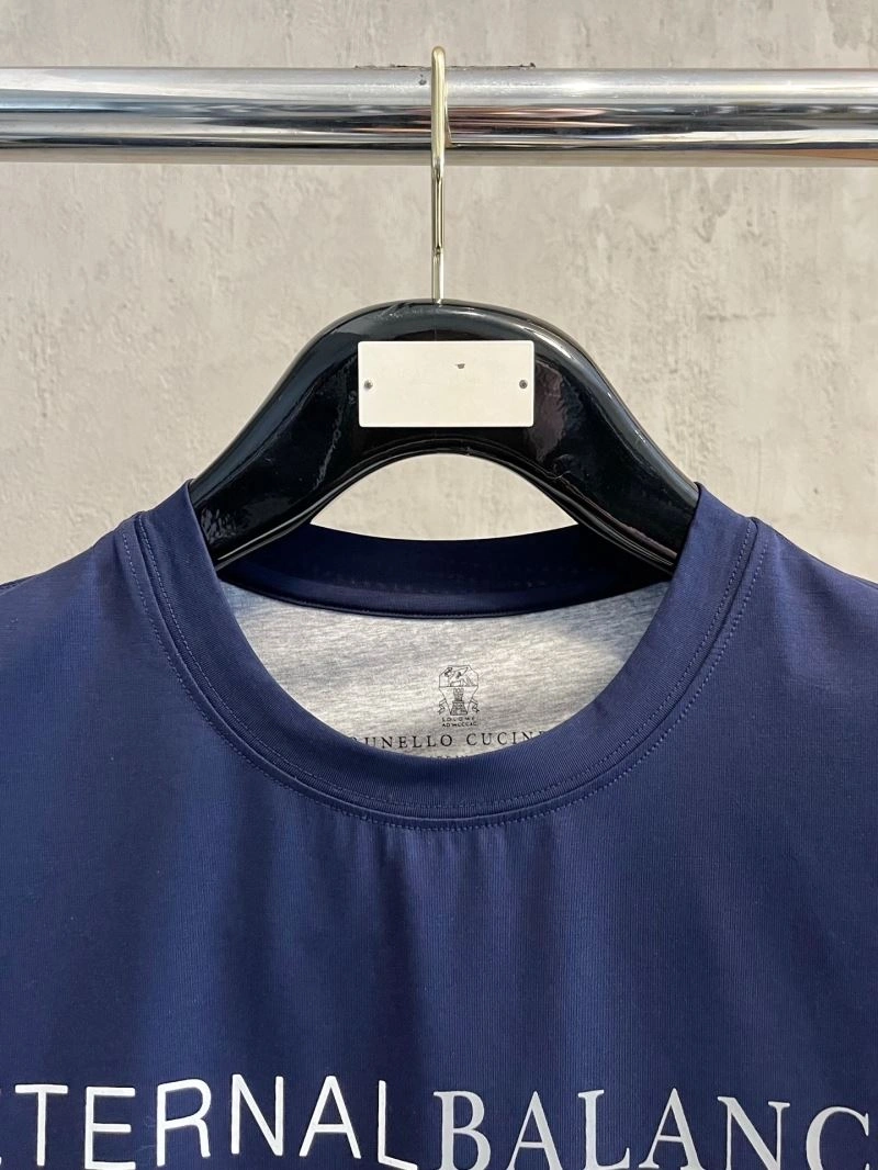Brunello Cucinelli T-Shirts Sleek 161950