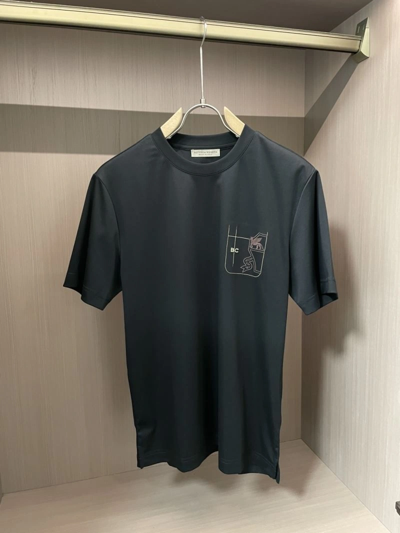Brunello Cucinelli T-Shirts Sleek 160881