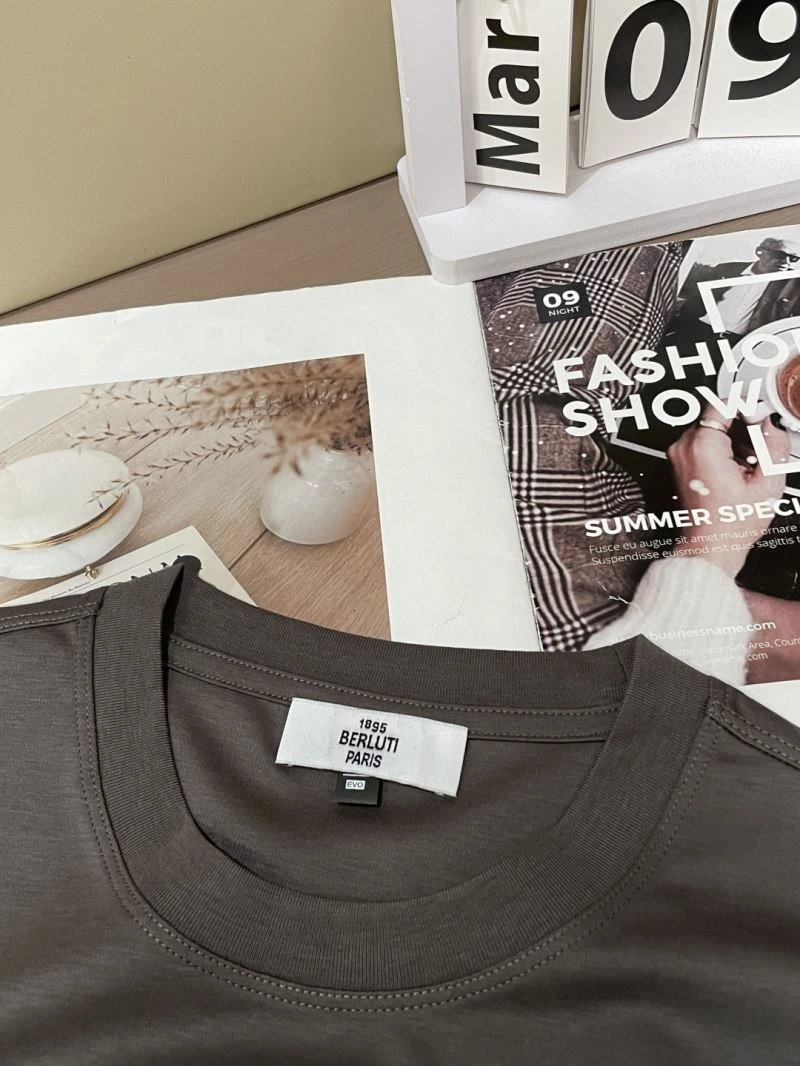 Brunello Cucinelli T-Shirts FreshLook 160873