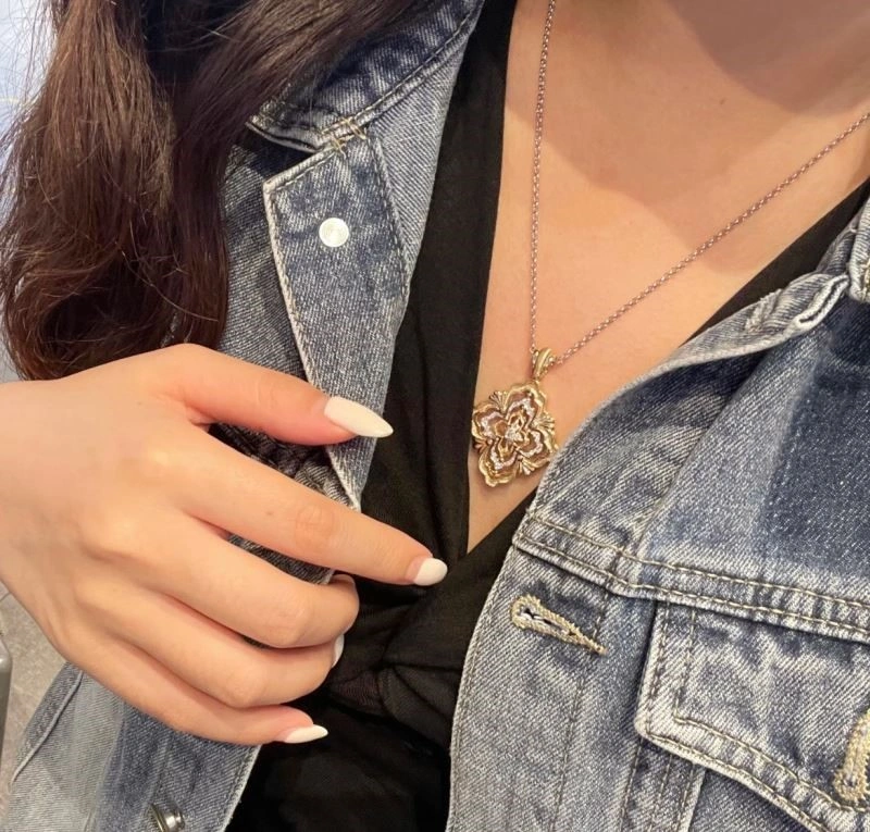Buccellati Necklaces Minimalist 210047