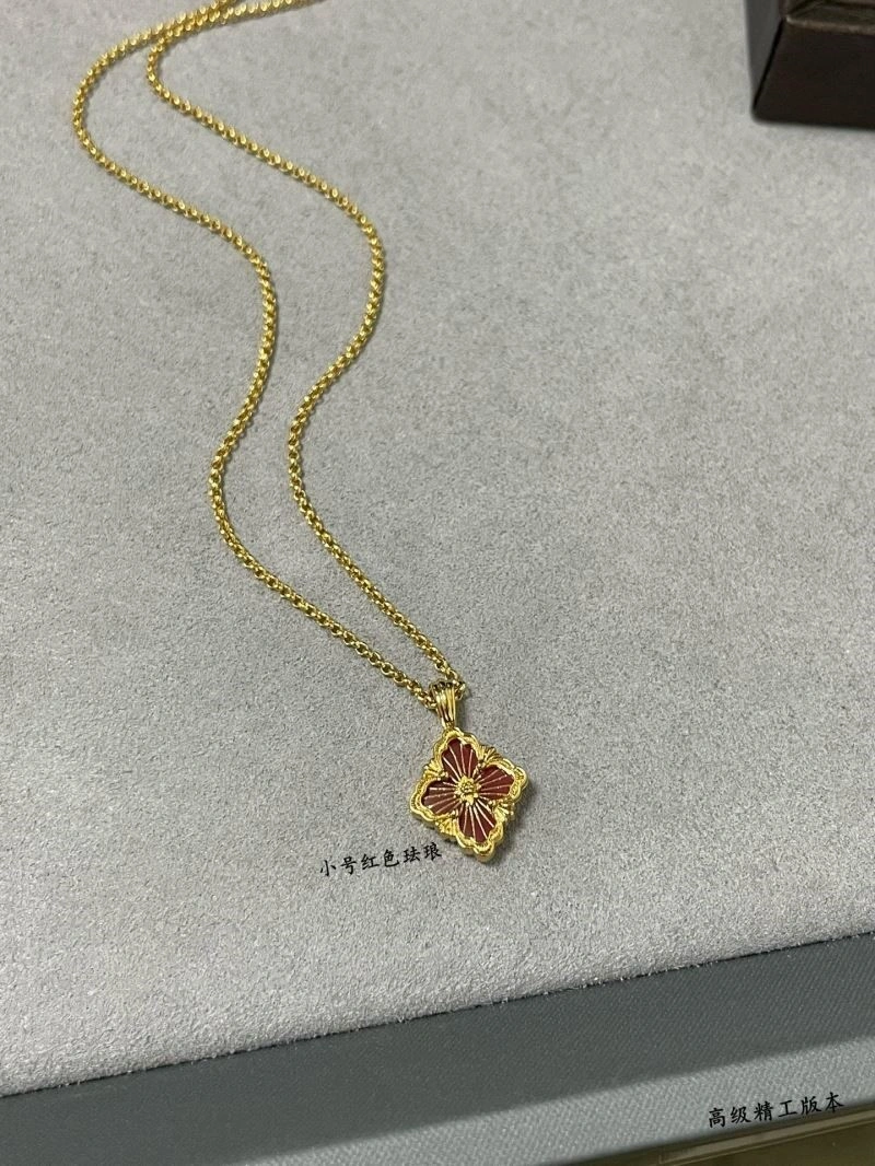 Supportive Buccellati Necklaces 210035