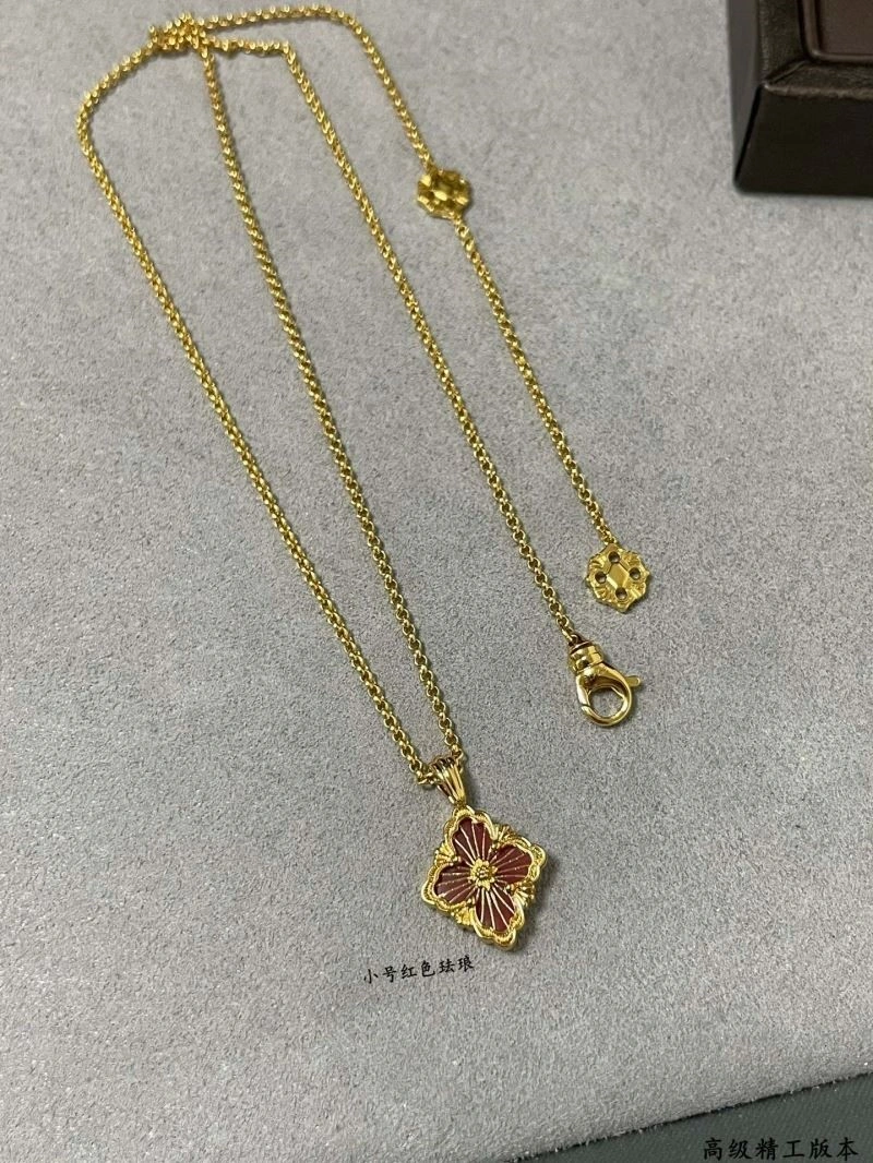 Supportive Buccellati Necklaces 210035