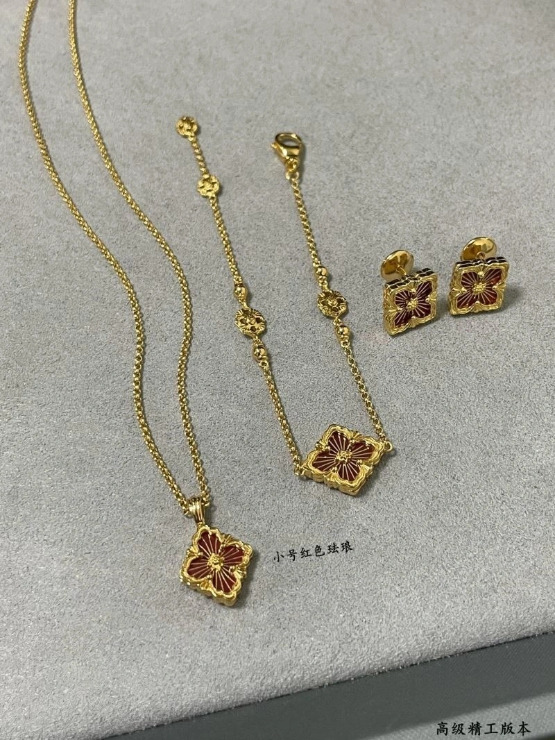 Supportive Buccellati Necklaces 210035