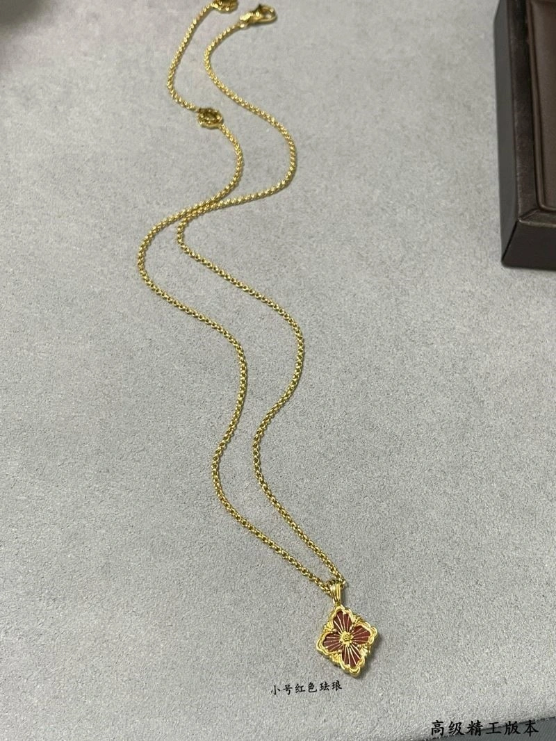 Supportive Buccellati Necklaces 210035