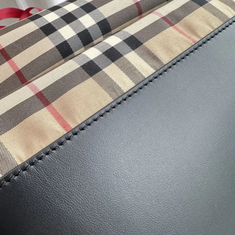 Elegant Burberry Backpacks 38165