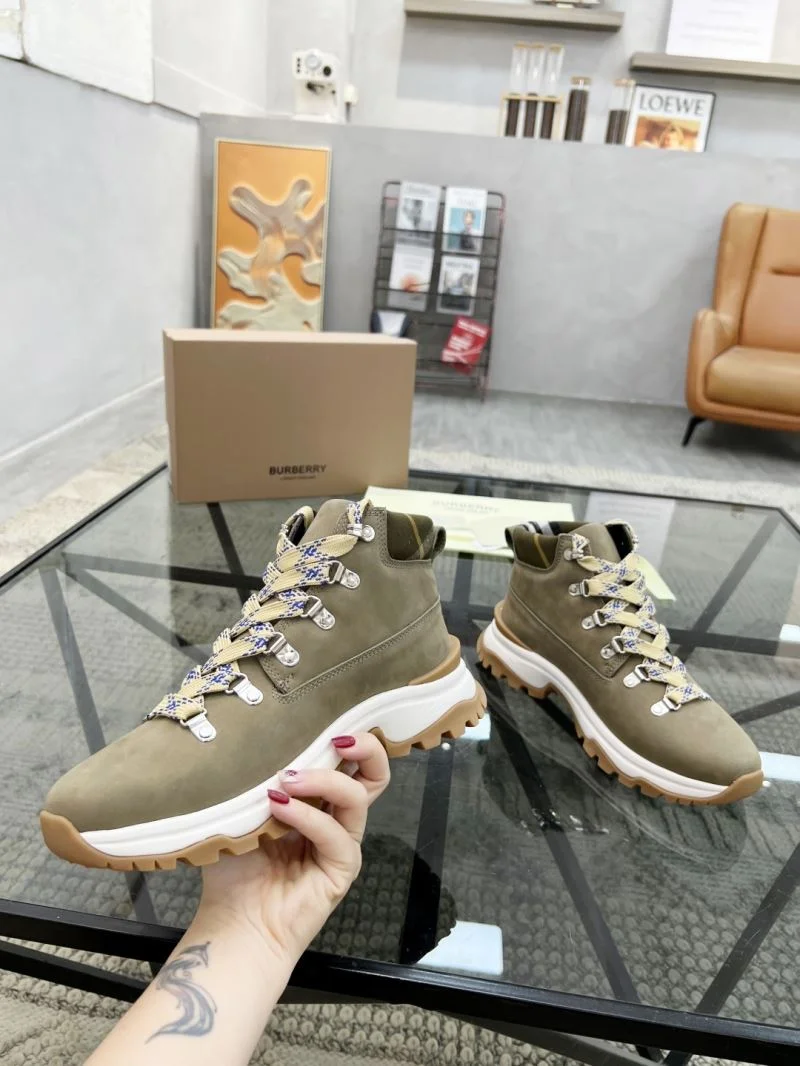 Cozy Burberry Boots 17178