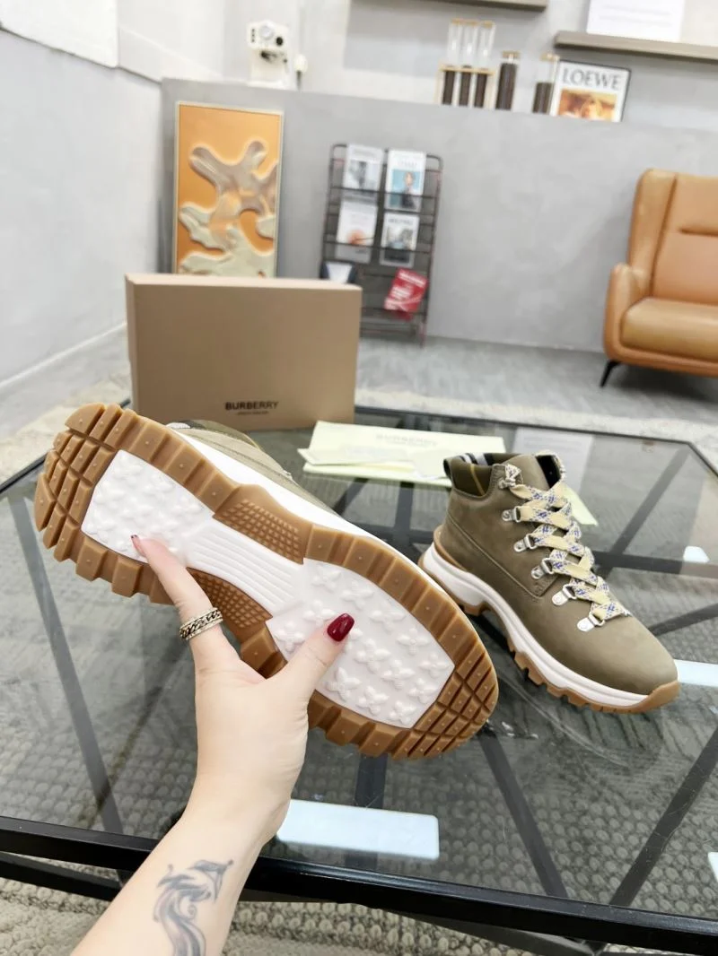Cozy Burberry Boots 17178
