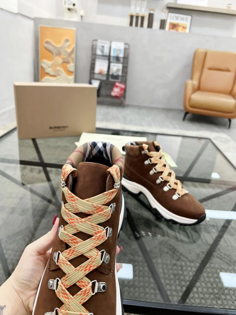 Lightweight Burberry Boots 17131
