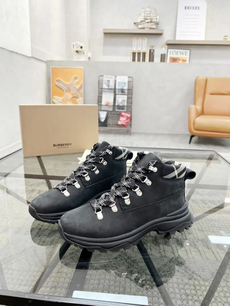 Seasonal Burberry Boots 17114