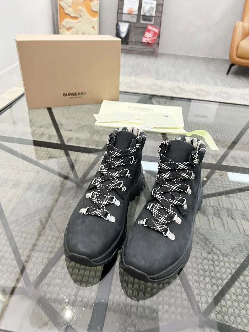 Seasonal Burberry Boots 17114