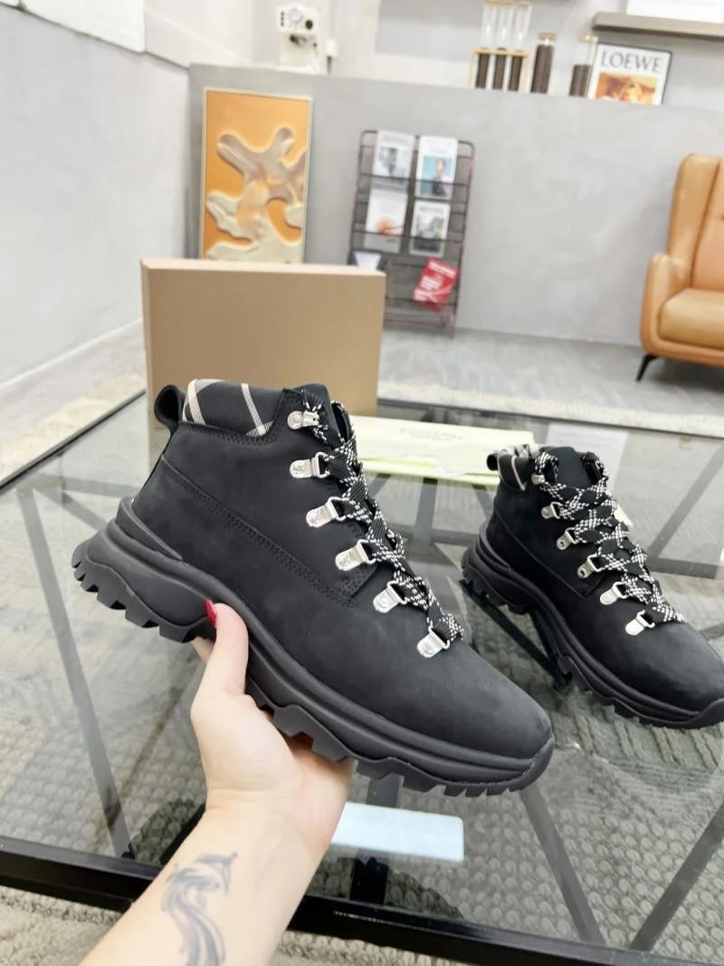 Seasonal Burberry Boots 17114