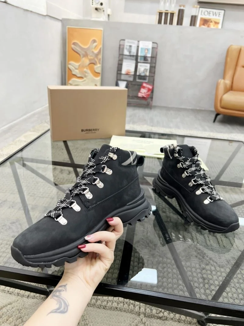 Seasonal Burberry Boots 17114