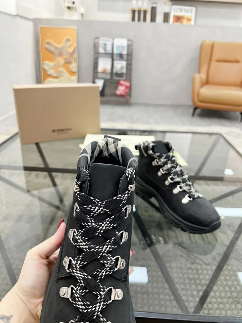 Seasonal Burberry Boots 17114