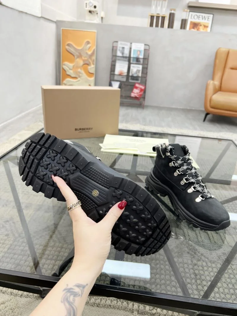 Seasonal Burberry Boots 17114