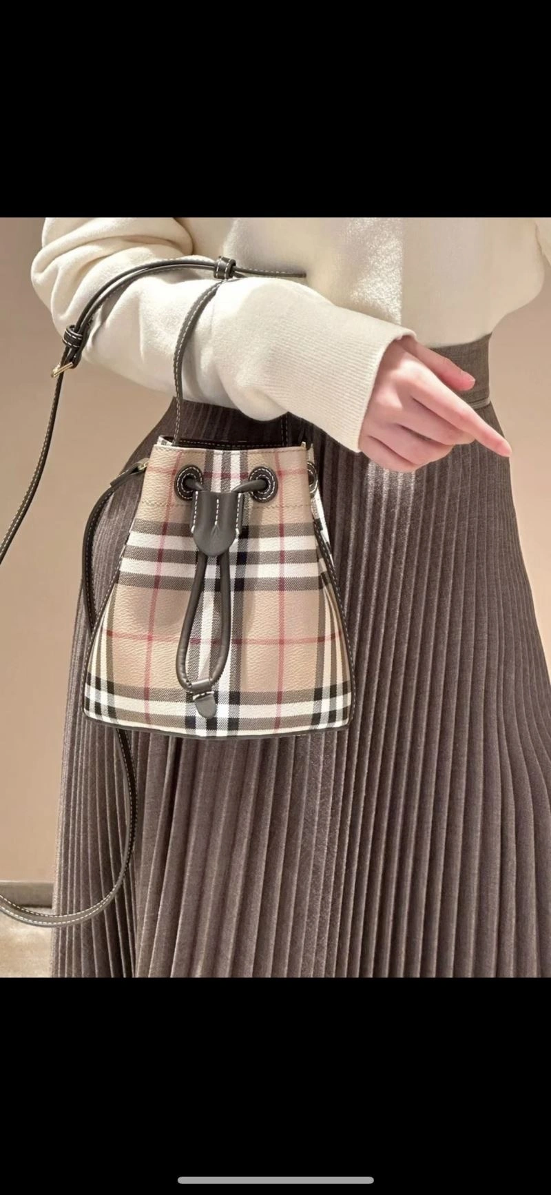 FlexibleFit Burberry Bucket Bags 64638