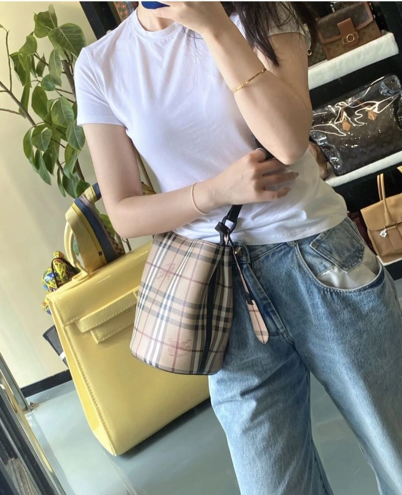 HighPerformance Burberry Bucket Bags 64611
