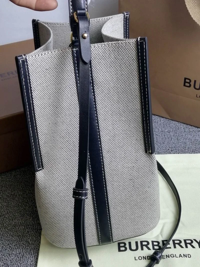 Comfortable Burberry Bucket Bags 51757