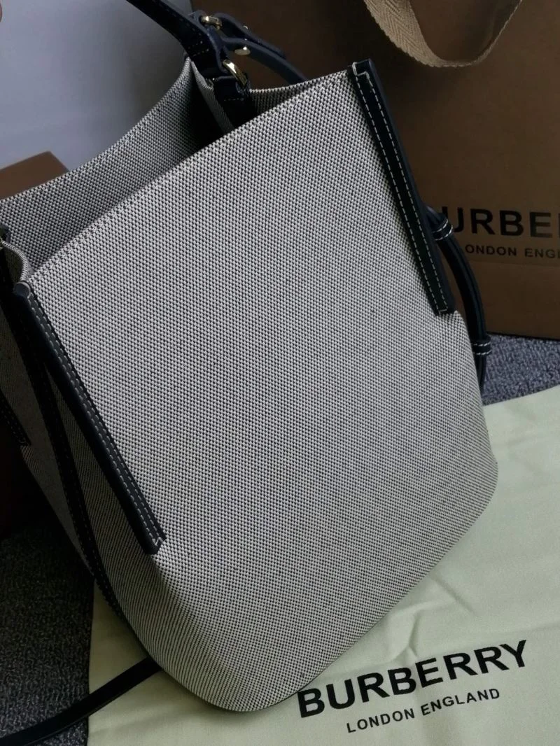 Comfortable Burberry Bucket Bags 51757