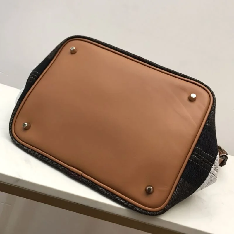Burberry Bucket Bags RelaxedFit 51756