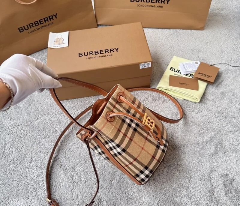 Burberry Bucket Bags Snug 38143