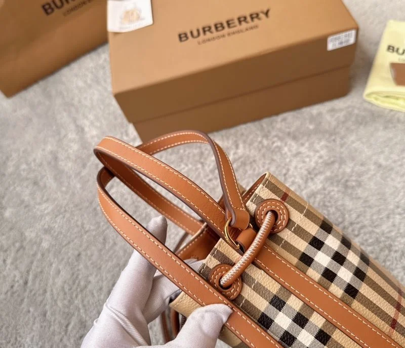 Burberry Bucket Bags Snug 38143