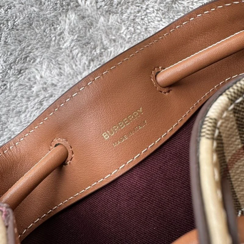Burberry Bucket Bags Snug 38143