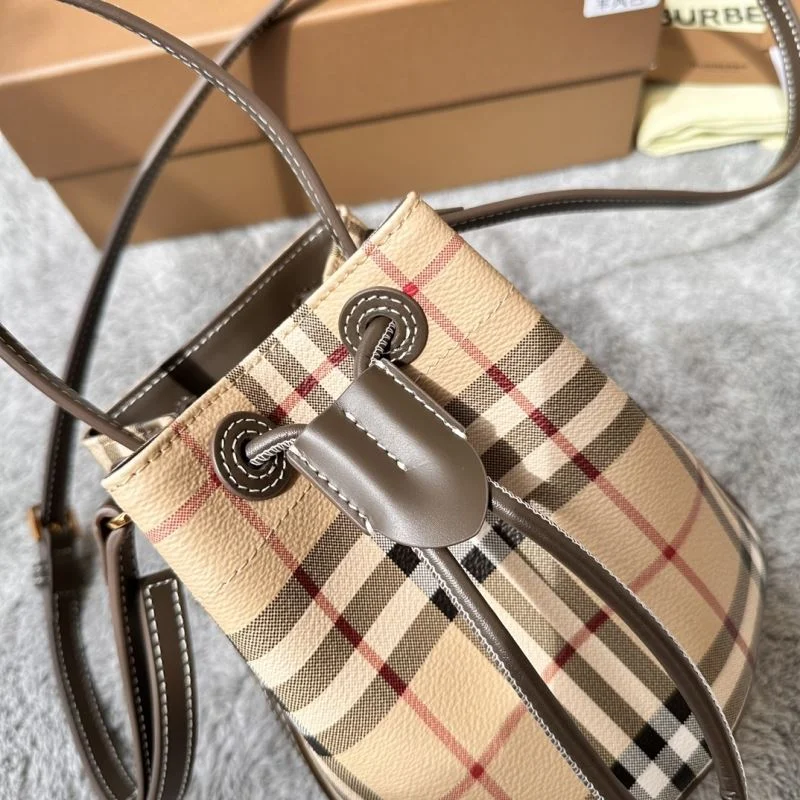 ZipUp Burberry Bucket Bags 38154