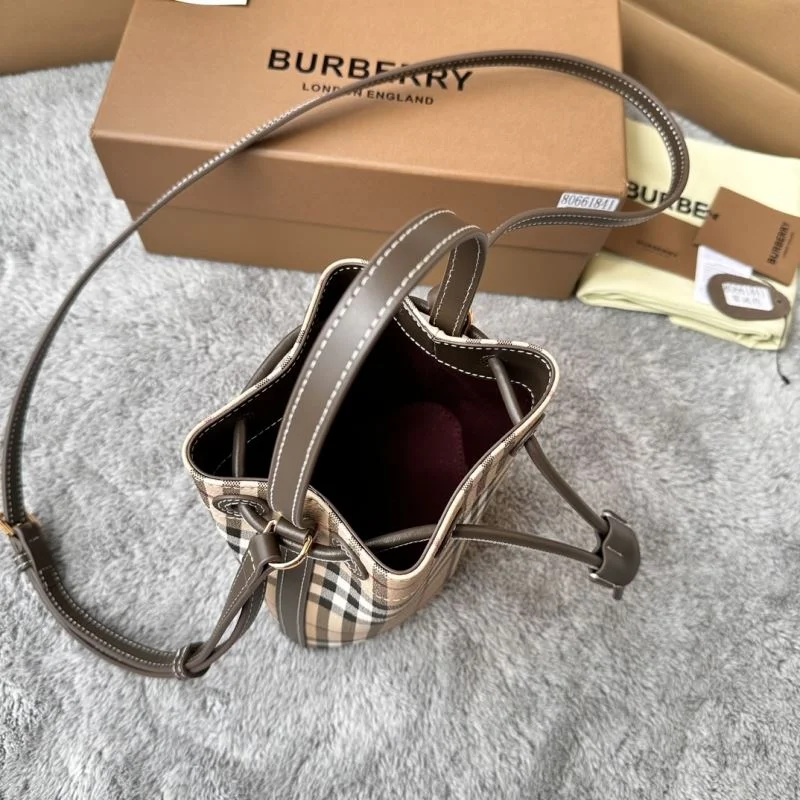 ZipUp Burberry Bucket Bags 38154