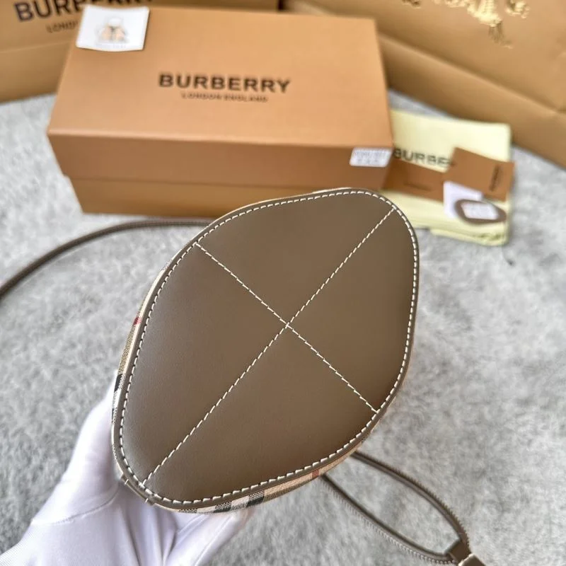 ZipUp Burberry Bucket Bags 38154
