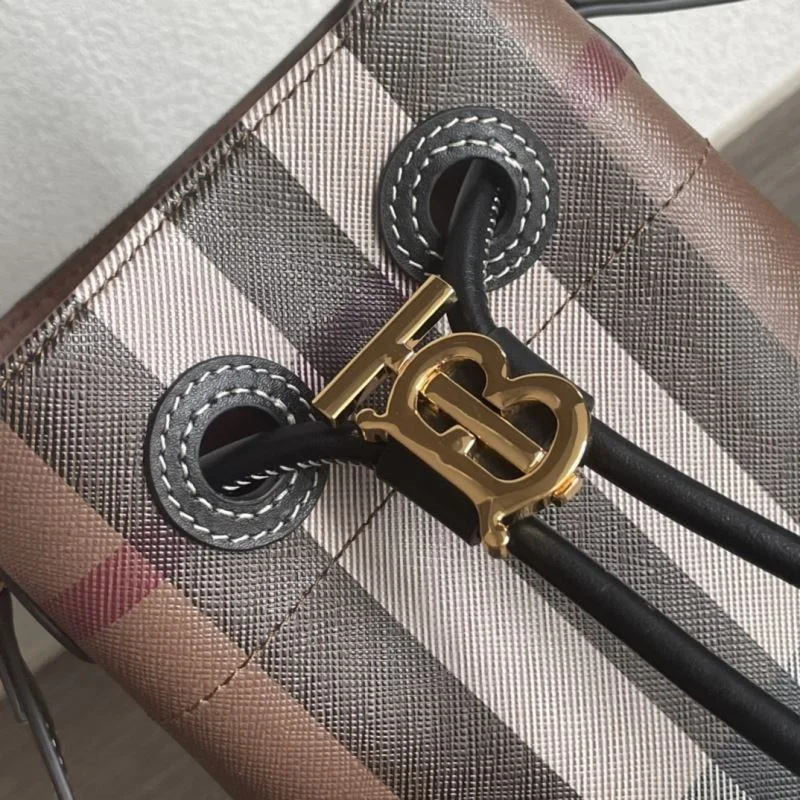Vibrant Burberry Bucket Bags 38148