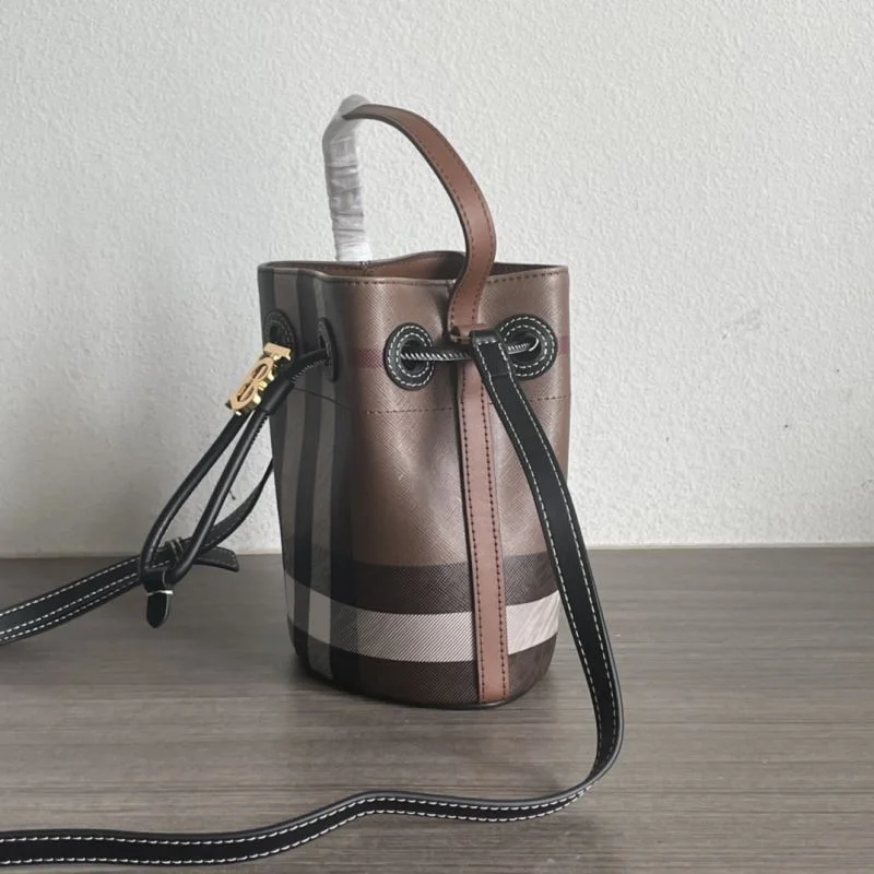 Vibrant Burberry Bucket Bags 38148