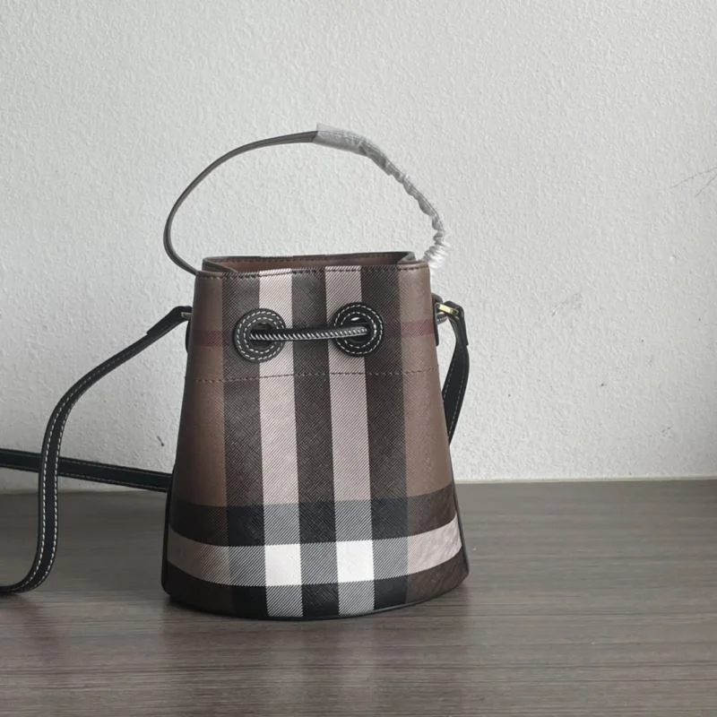 Vibrant Burberry Bucket Bags 38148