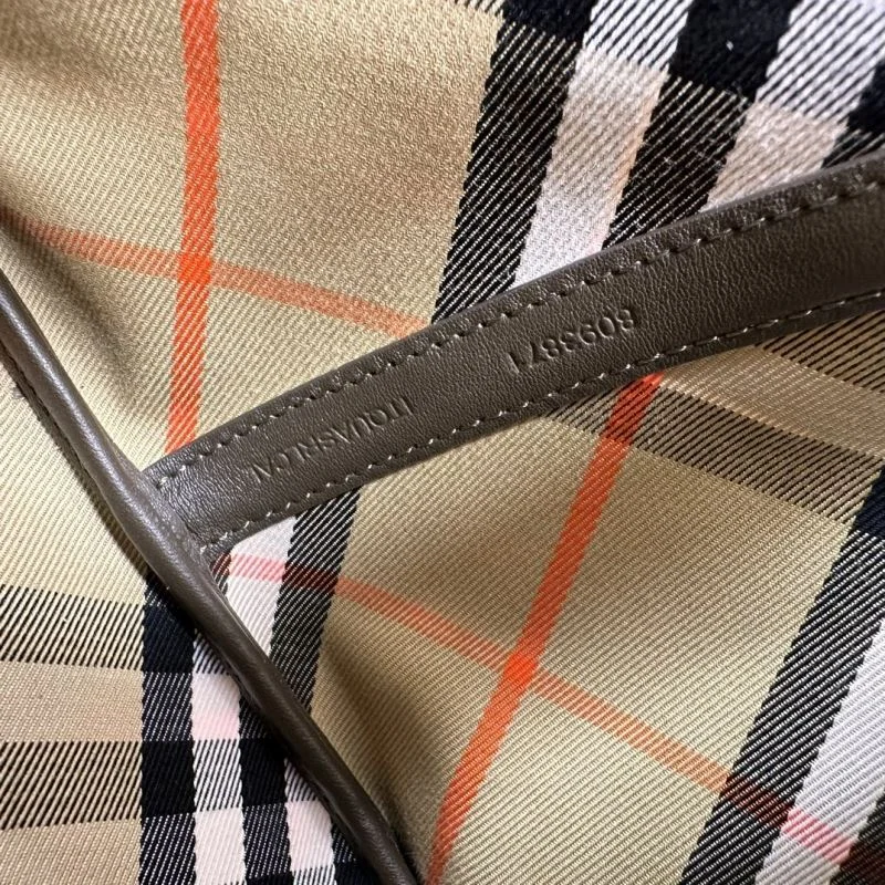 SmoothTexture Burberry Bucket Bags 38129