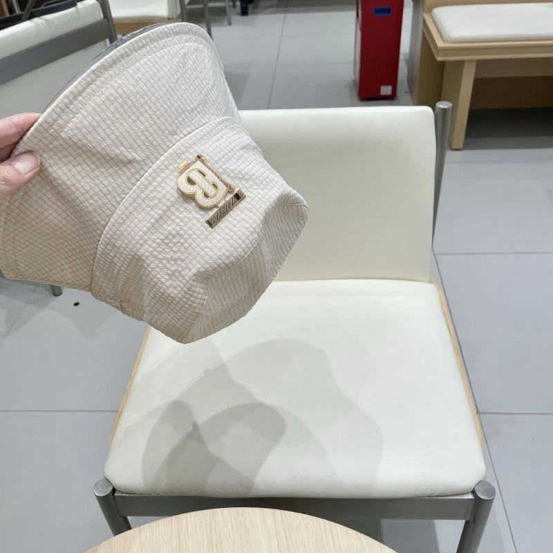Burberry Caps FreshLook 260525